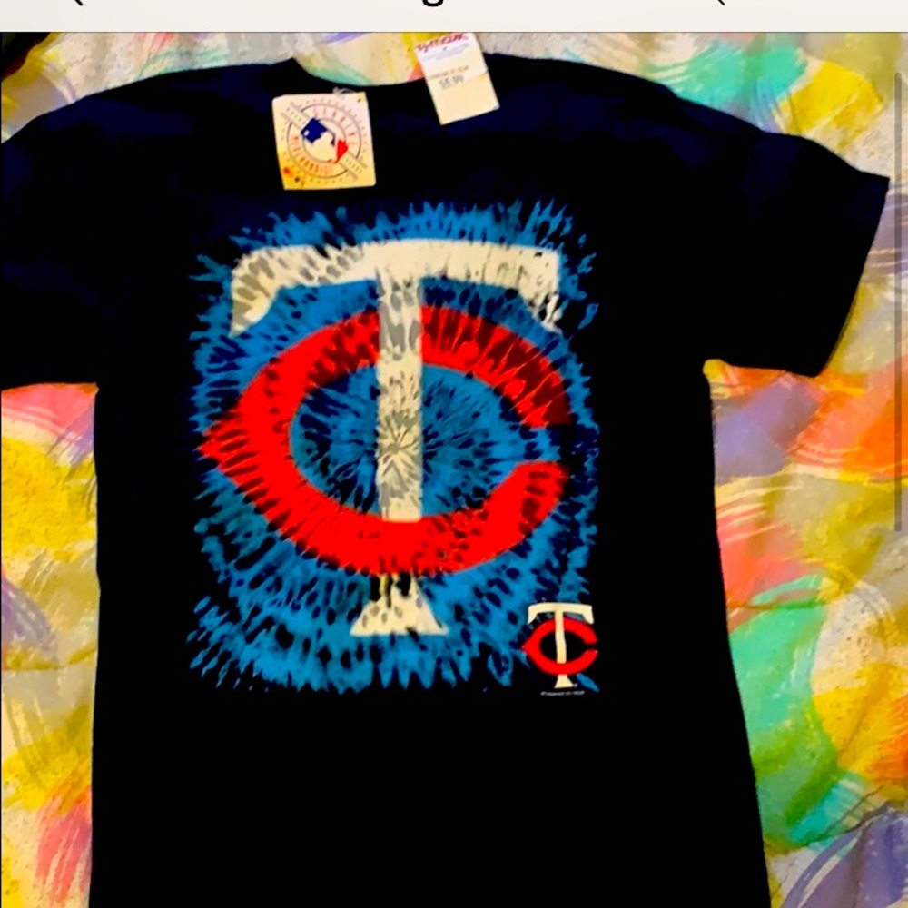 Youth large twins T-shirt. Brand new with tags